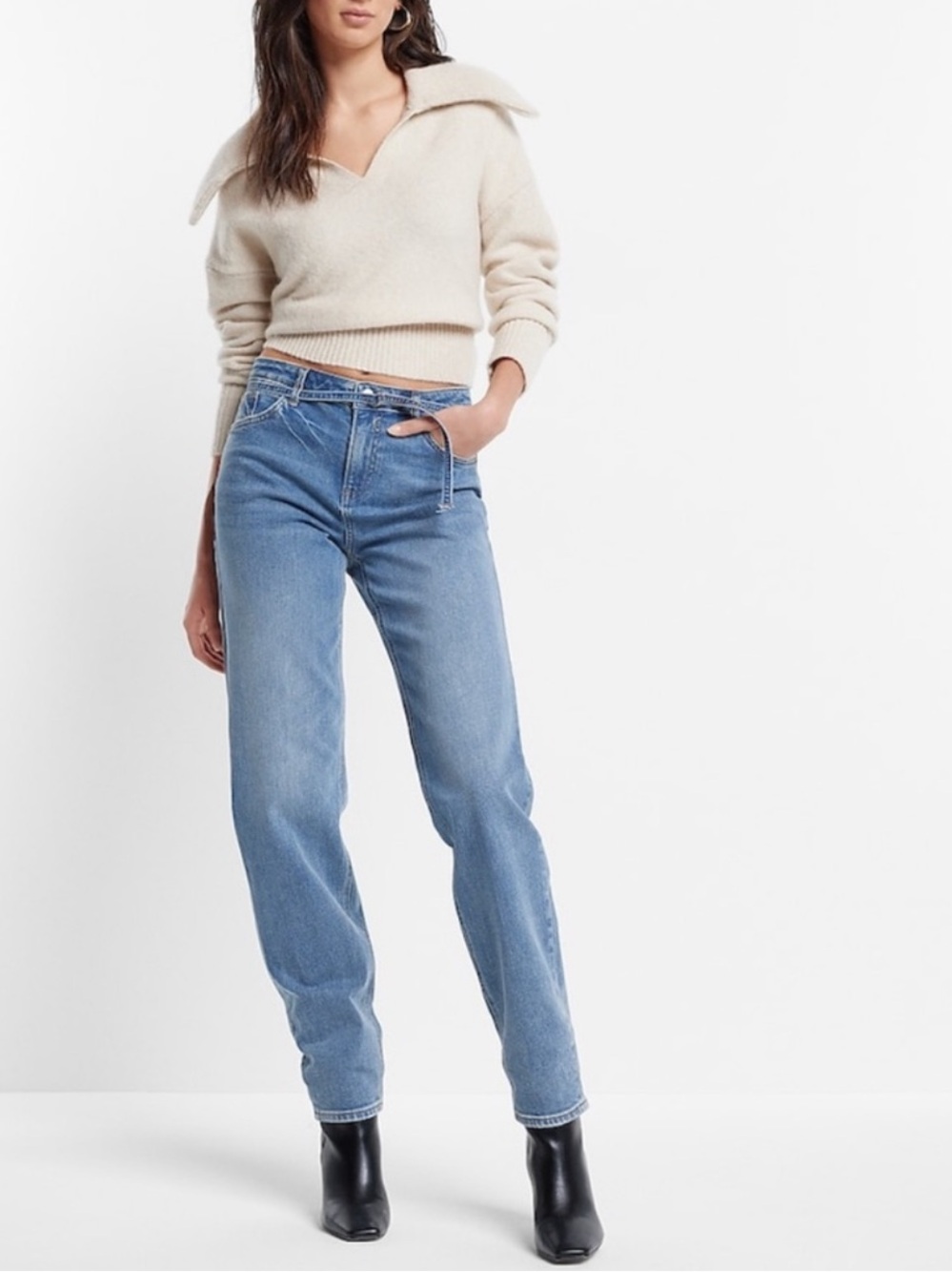 Express Mid Rise Medium Wash Belted Baggy Tapered Jeans - size 4